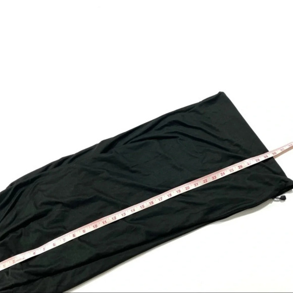 Beyond Yoga Wrap Infinity Scarf Black Zipper Pocket - Picture 6 of 6